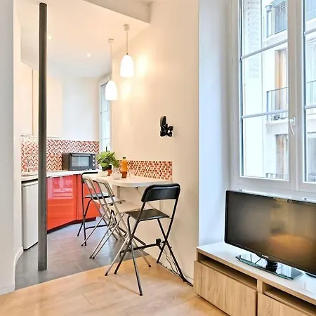 Au Coeur Du Marais - Iv Apartment *